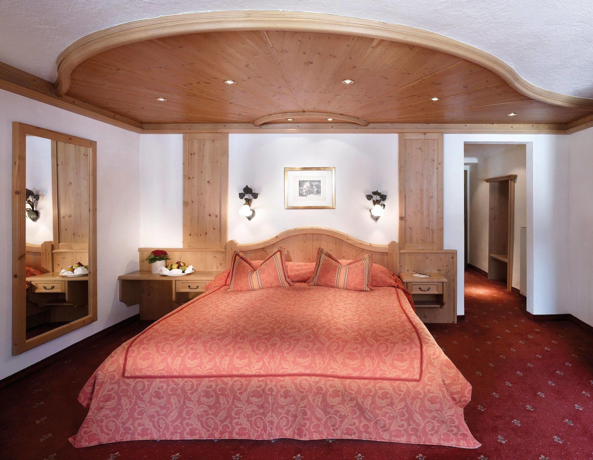Hotel Weisses Roessl Kitzbühel Exterior foto